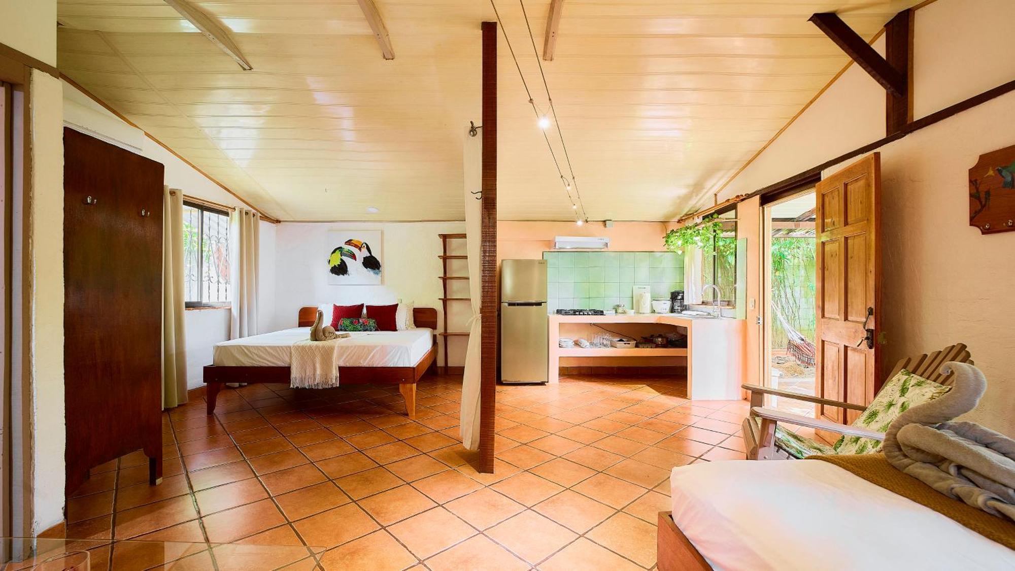 Cabinas Montesol Puerto Viejo de Talamanca Bagian luar foto