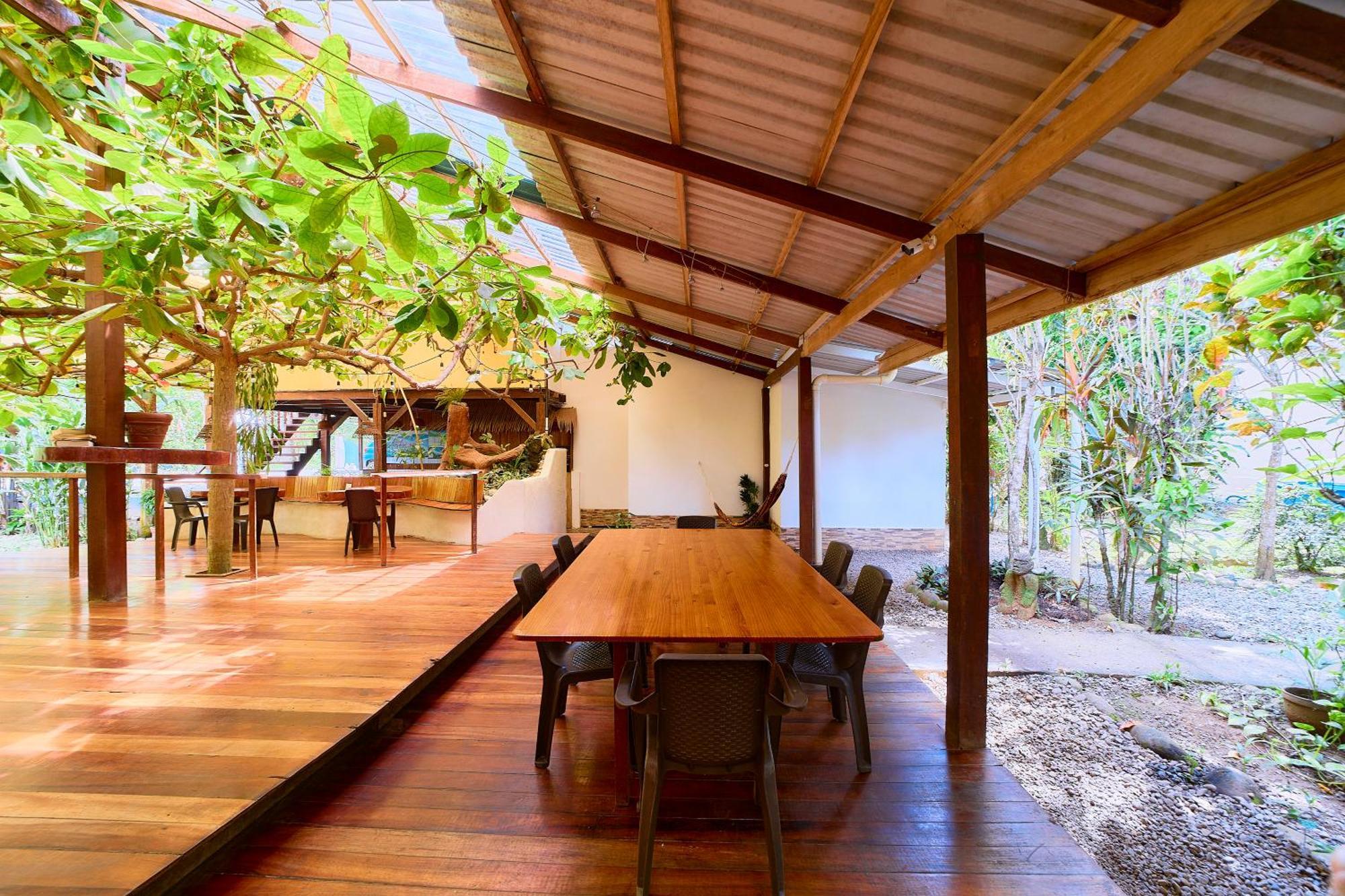 Cabinas Montesol Puerto Viejo de Talamanca Bagian luar foto