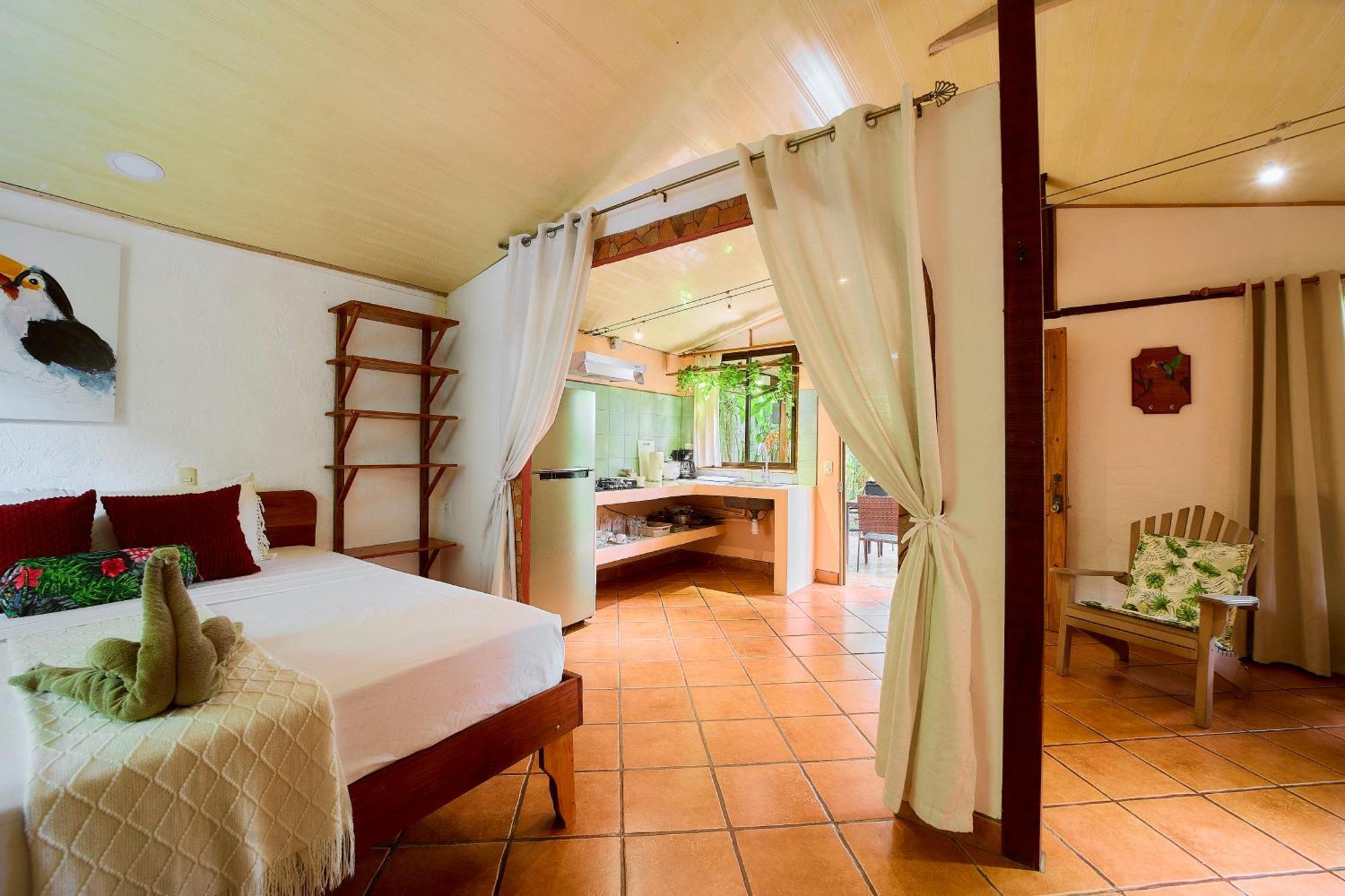 Cabinas Montesol Puerto Viejo de Talamanca Bagian luar foto