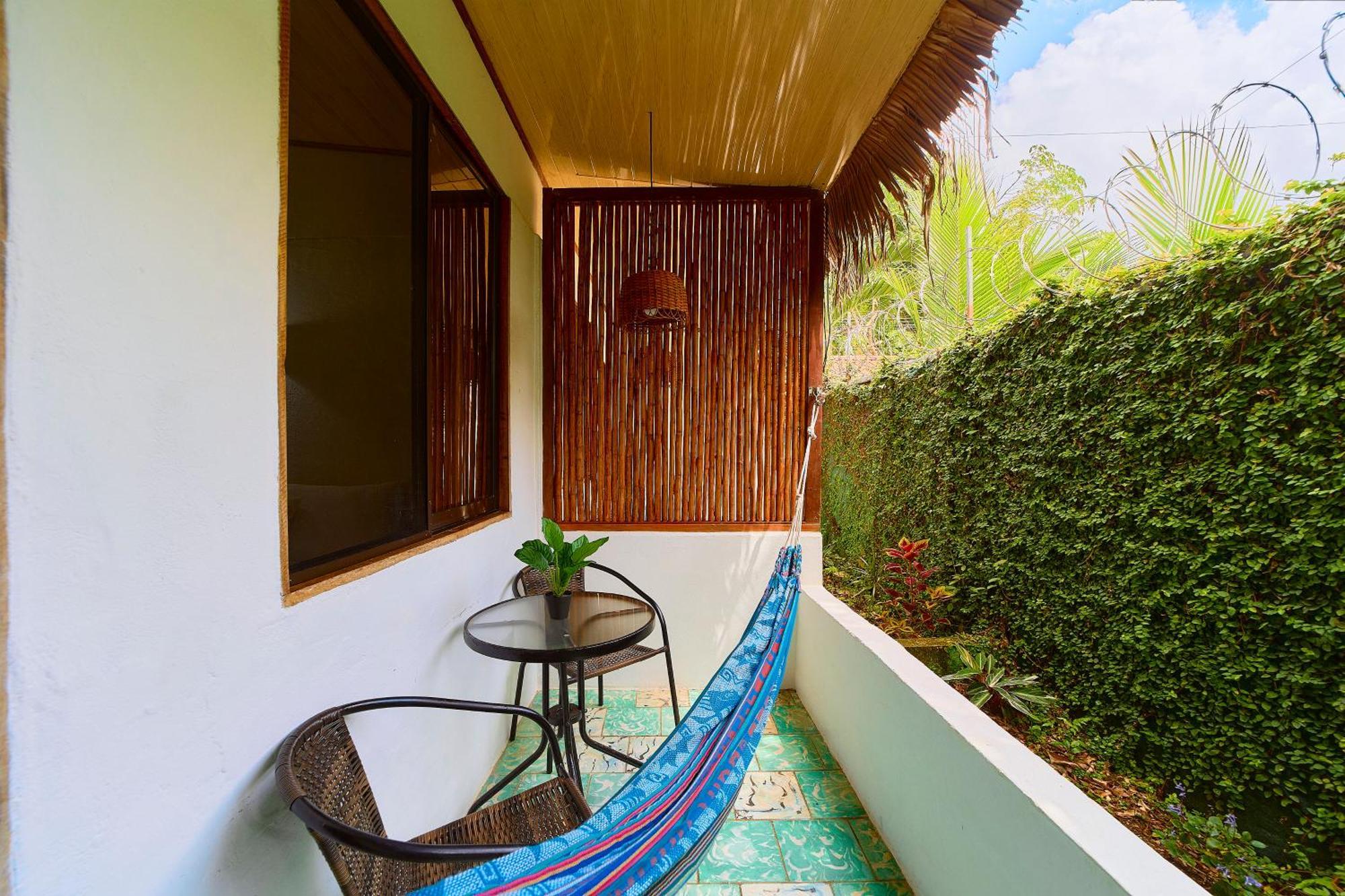 Cabinas Montesol Puerto Viejo de Talamanca Bagian luar foto
