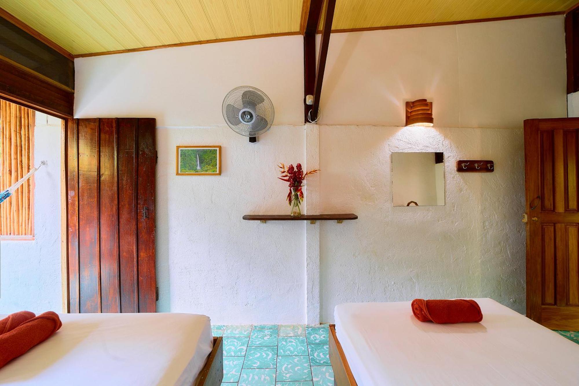 Cabinas Montesol Puerto Viejo de Talamanca Bagian luar foto