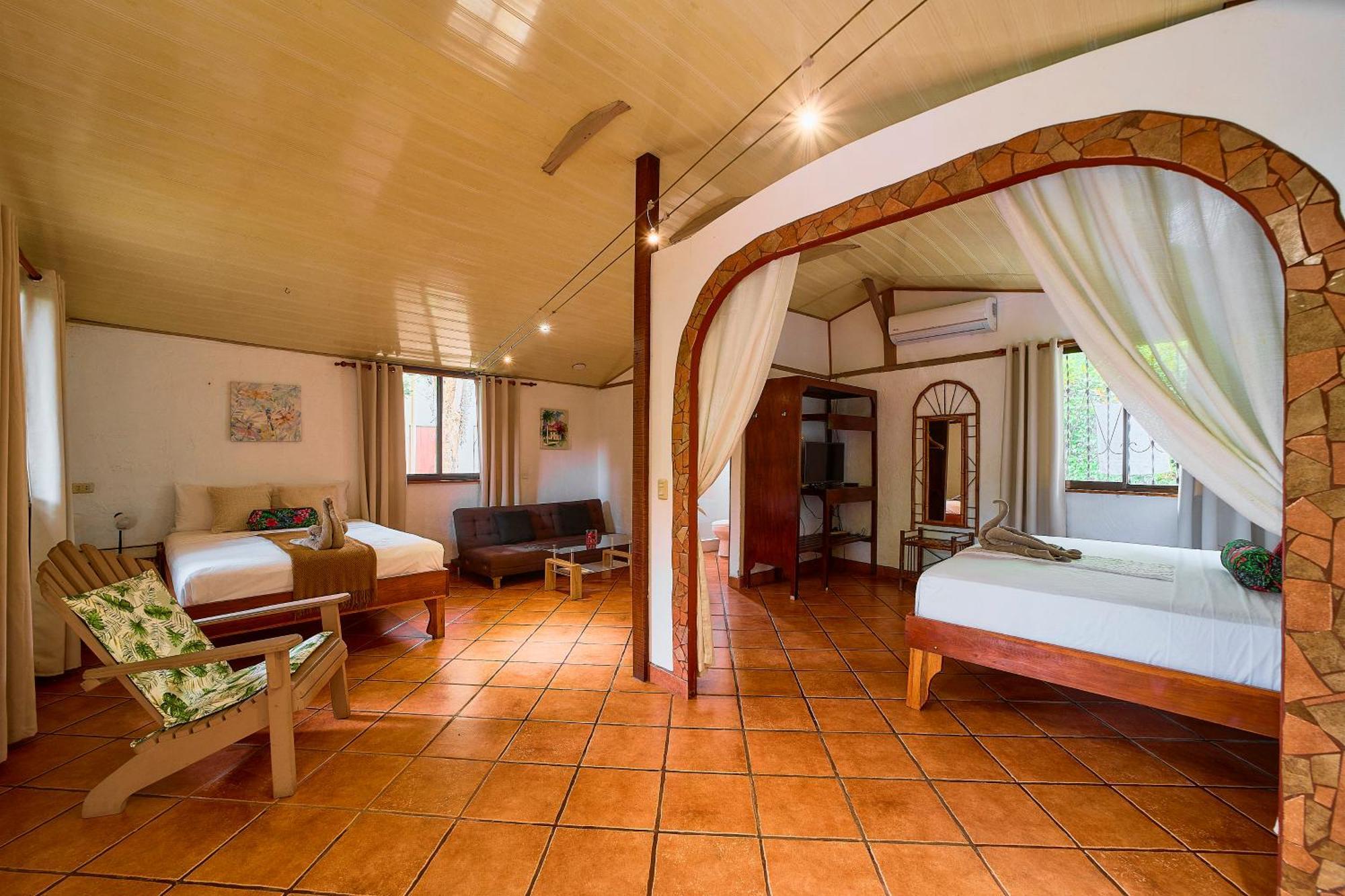 Cabinas Montesol Puerto Viejo de Talamanca Bagian luar foto