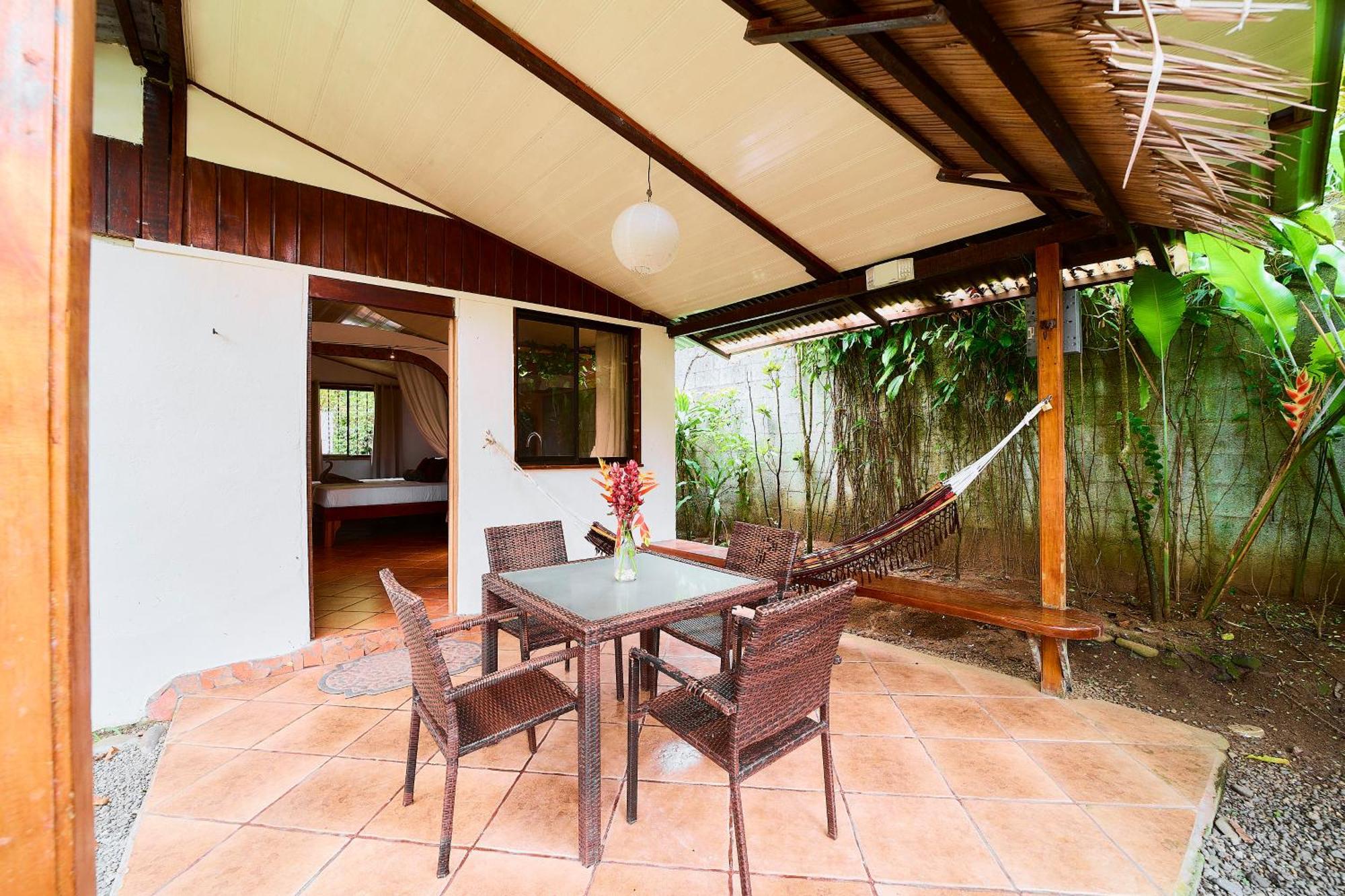Cabinas Montesol Puerto Viejo de Talamanca Bagian luar foto