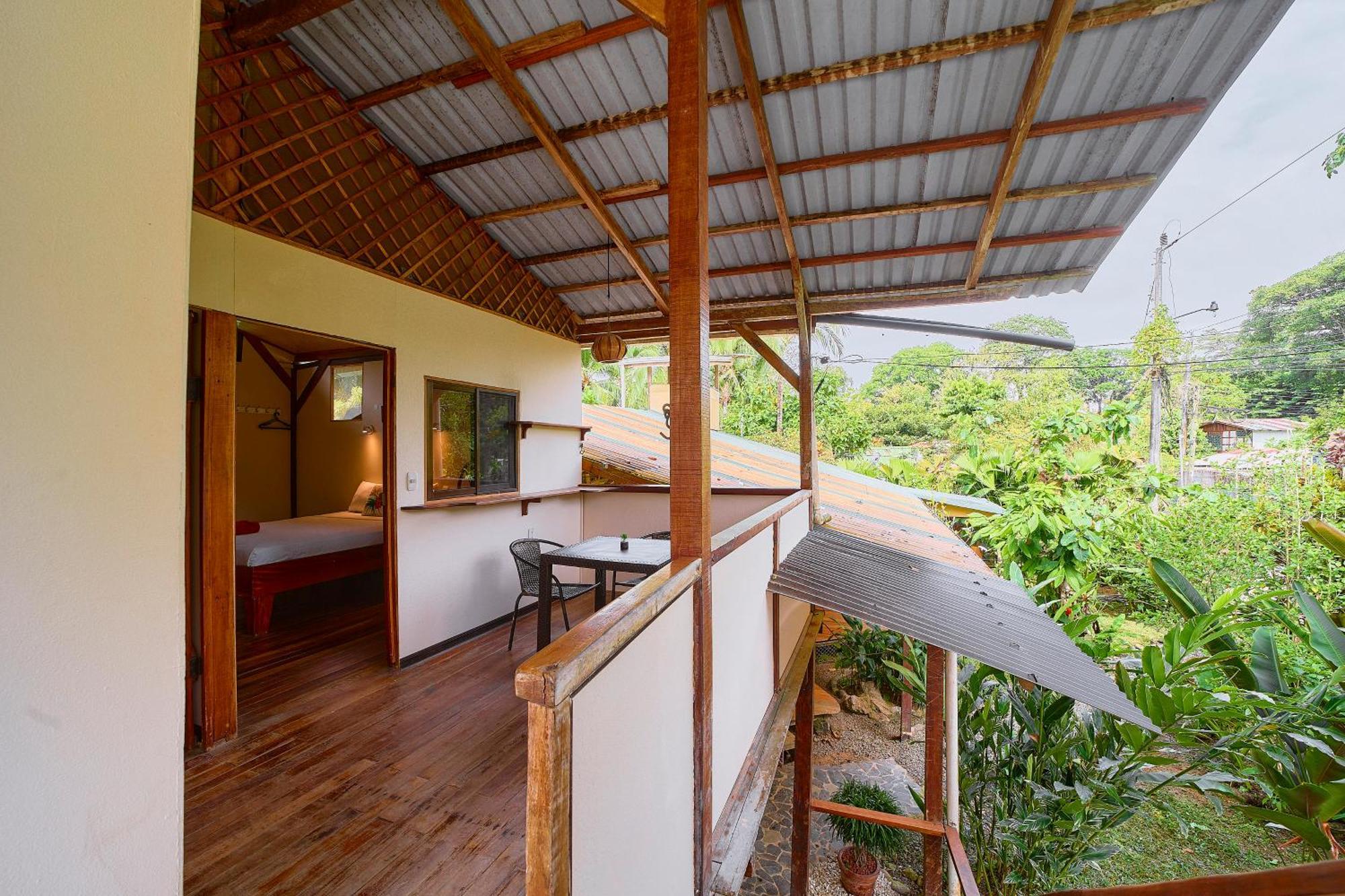 Cabinas Montesol Puerto Viejo de Talamanca Bagian luar foto