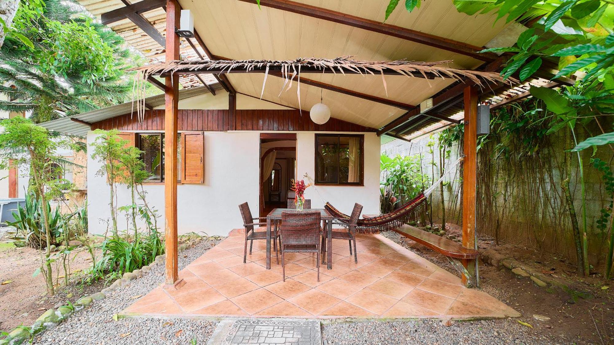 Cabinas Montesol Puerto Viejo de Talamanca Bagian luar foto