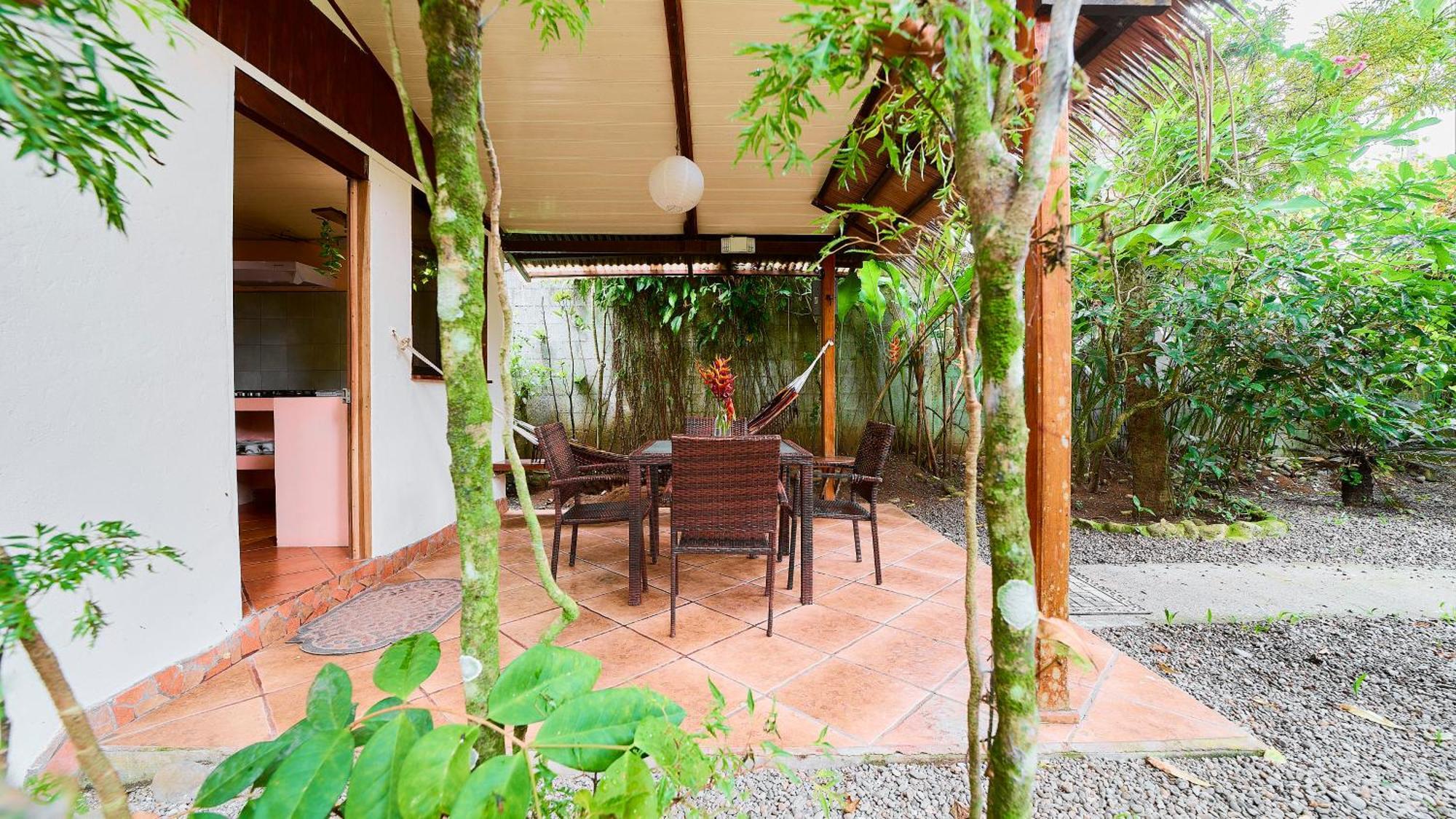 Cabinas Montesol Puerto Viejo de Talamanca Bagian luar foto