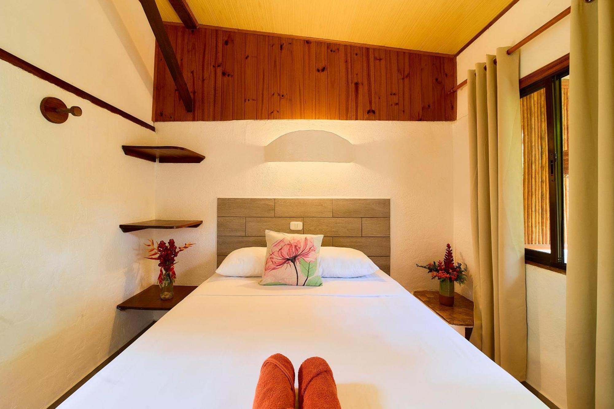 Cabinas Montesol Puerto Viejo de Talamanca Bagian luar foto