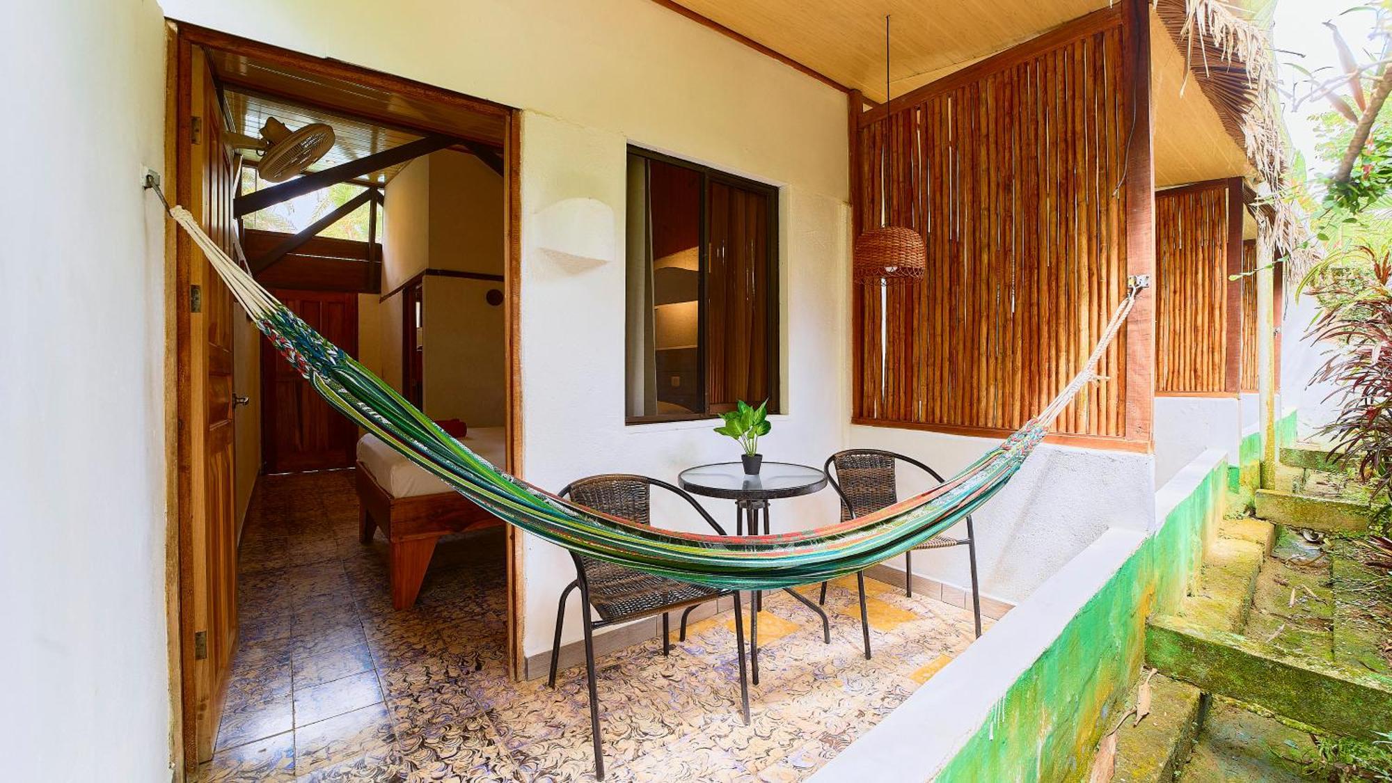 Cabinas Montesol Puerto Viejo de Talamanca Bagian luar foto